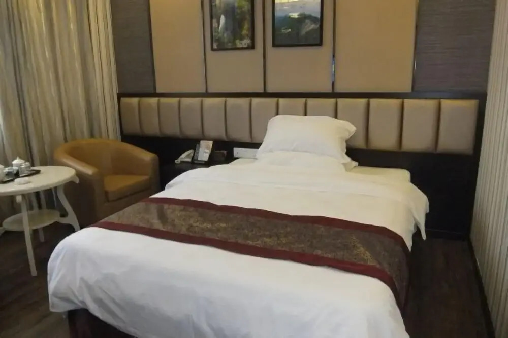Шаогуань: Bairun Hotel