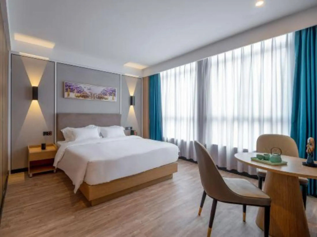 Тайчжоу: Taizhou GTALLIN Light Luxury Hotel (Jiaojiang Shifu Avenue)
