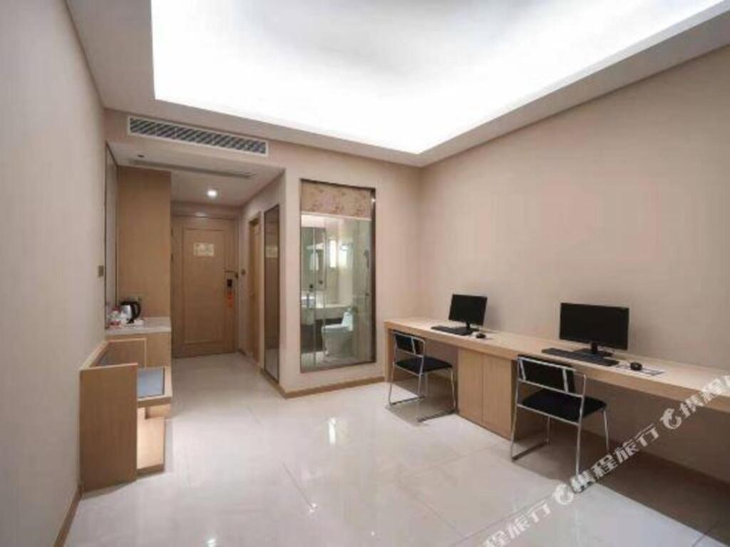 Вэньчжоу: Vienna Hotel(Wenzhou Chashan University City Branch)