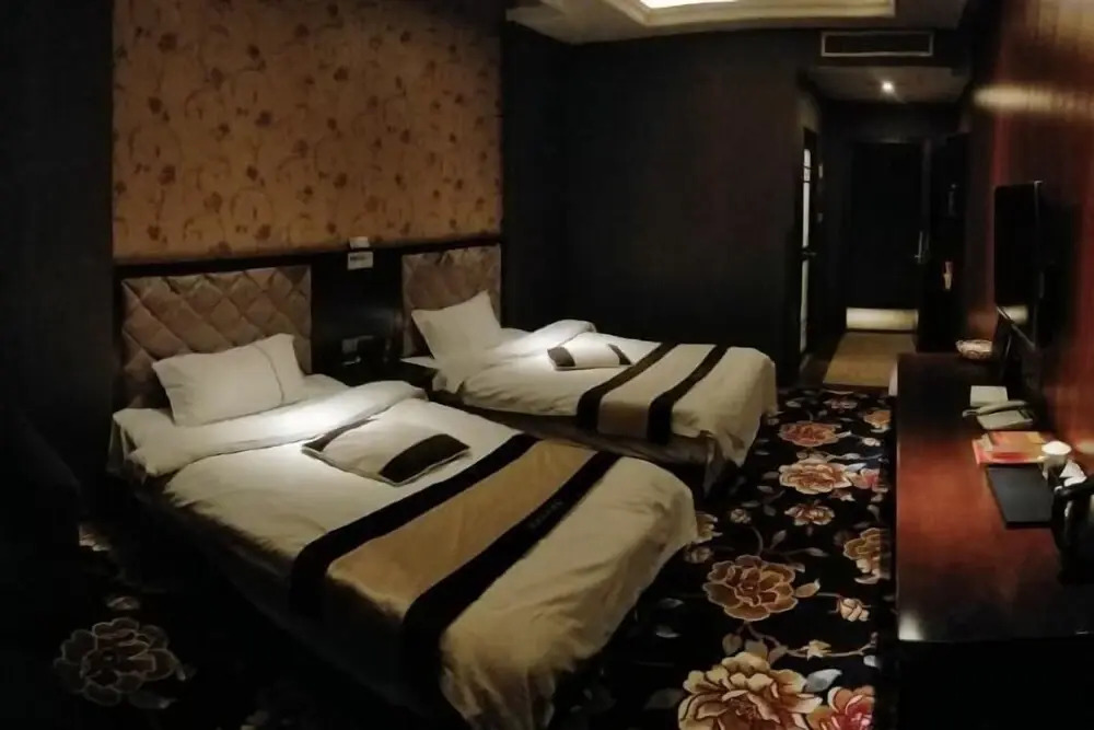 Нгава: Abala Hotel