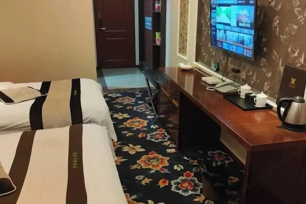 Нгава: Abala Hotel