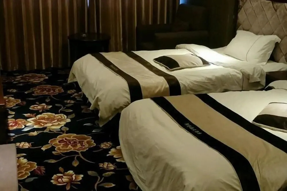 Нгава: Abala Hotel
