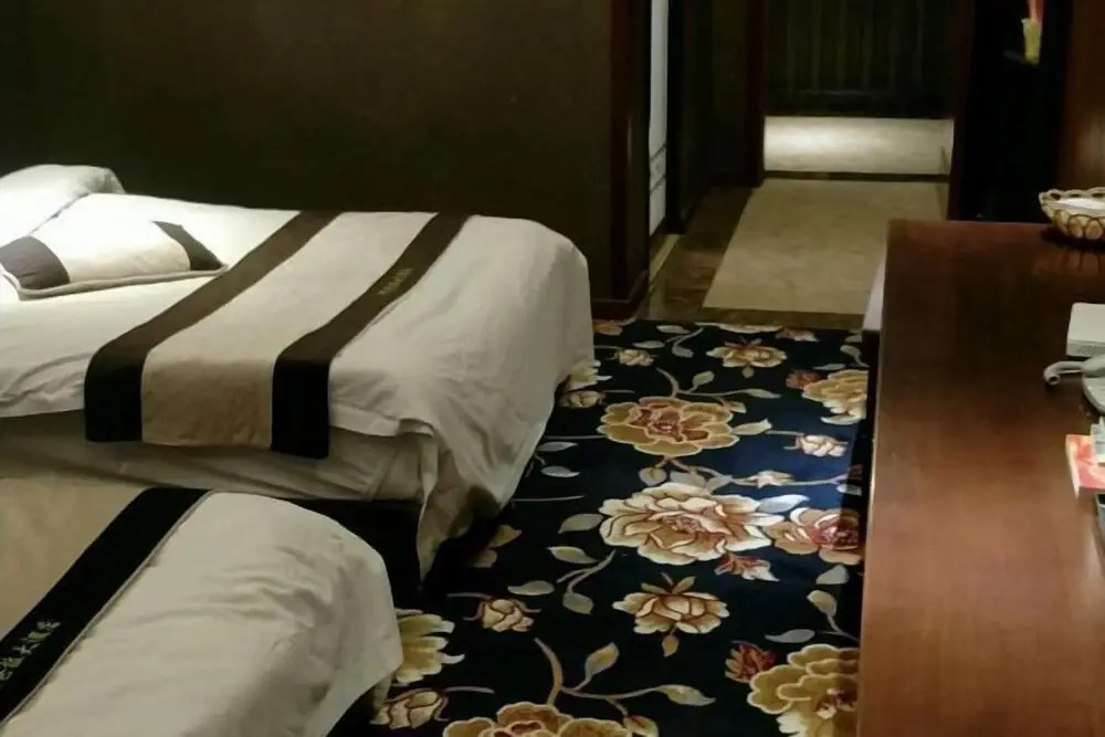 Нгава: Abala Hotel