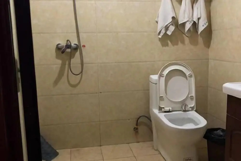 Нгава: Abala Hotel