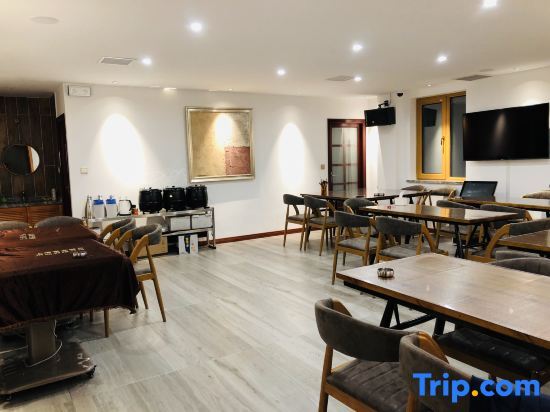 Даньдун: Yitang Yizhai Hot Spring Hotel