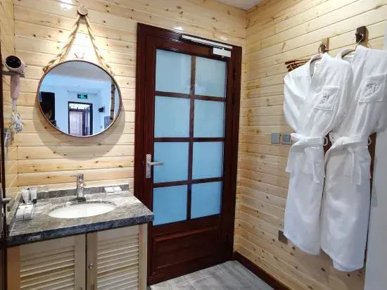 Даньдун: Yitang Yizhai Hot Spring Hotel