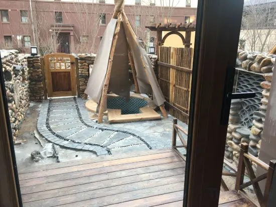 Даньдун: Yitang Yizhai Hot Spring Hotel