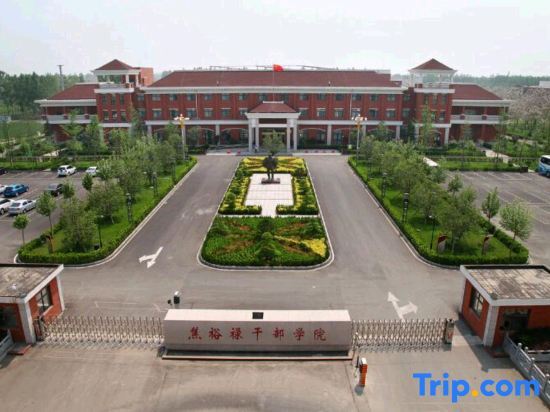 Кайфын: Sitong Shangyuan Hotel