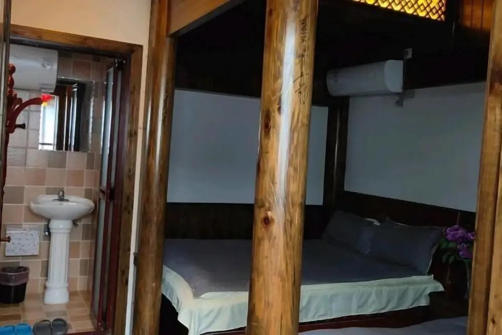 Хуаншань: Bishan Zhoujiayuan Farmhouse