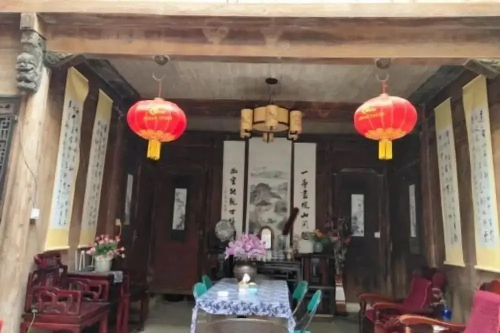 Хуаншань: Bishan Zhoujiayuan Farmhouse