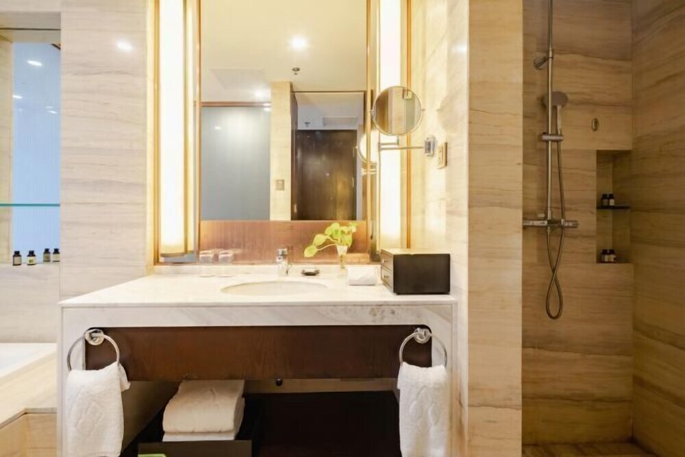 Наньчун: Lotus Grand Hotel Jinling