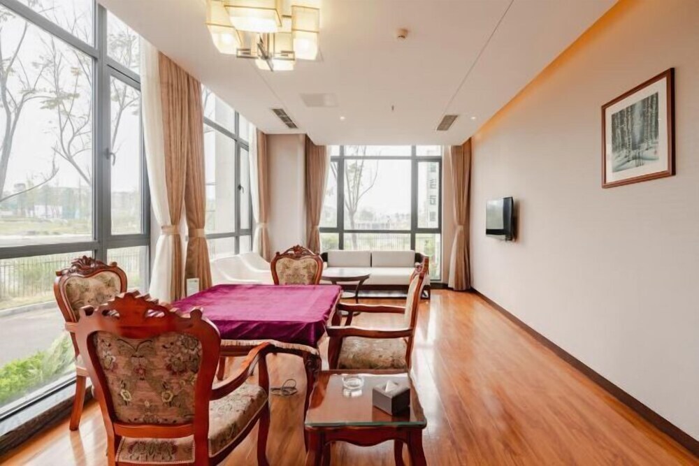 Наньчун: Lotus Grand Hotel Jinling