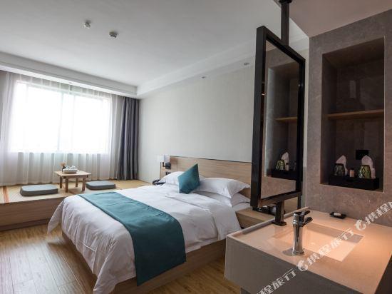 Лунъянь: Guofang Hotel