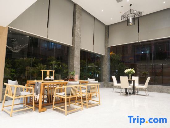 Лунъянь: Guofang Hotel