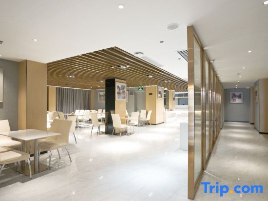 Лунъянь: Guofang Hotel