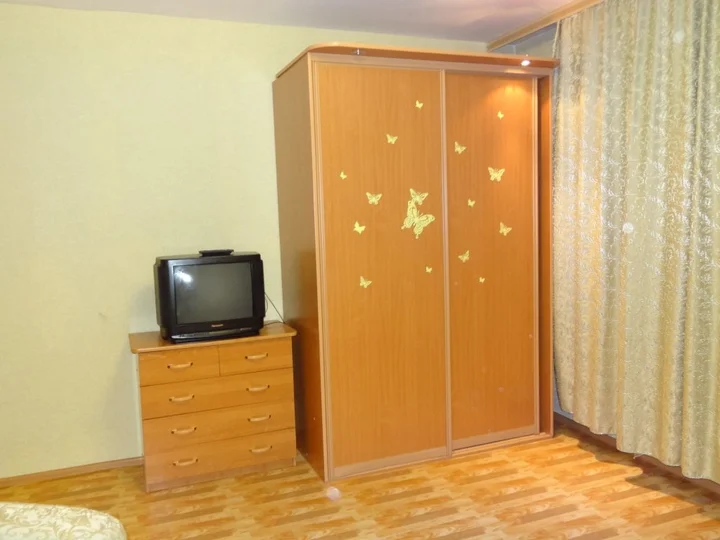 Красноярск: Апартаменты Ястынская 3
