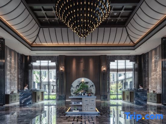 Лиши: Wellton International Hotel