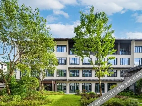 Лиши: Wellton International Hotel