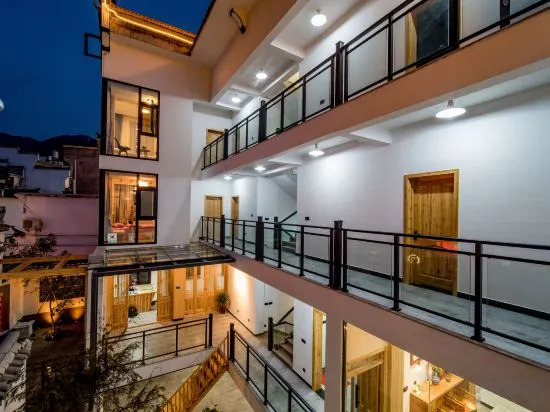 Шанграо: Zhonghan Small Courtyard