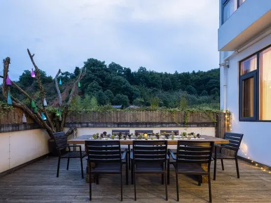 Шанграо: Wuxiang Duoyun Hostel