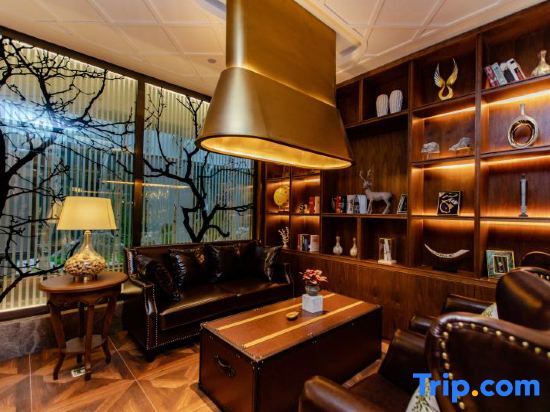 Хэйхэ: Light Luxury Hotel(Heihe Heilongjiang Riverside)