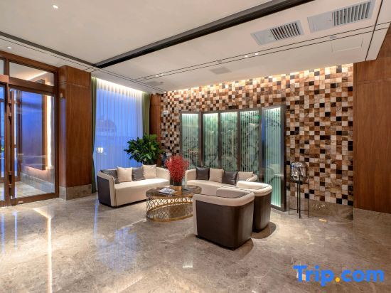 Хэйхэ: Light Luxury Hotel(Heihe Heilongjiang Riverside)