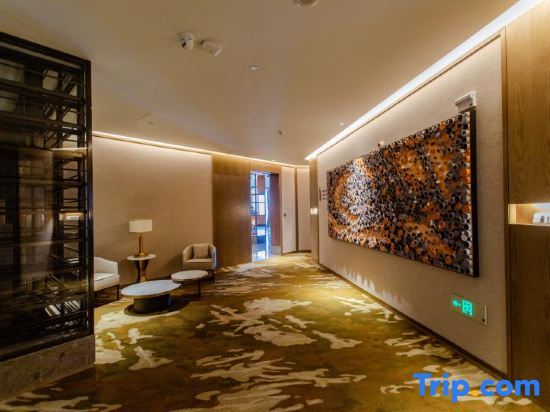 Хэйхэ: Light Luxury Hotel(Heihe Heilongjiang Riverside)
