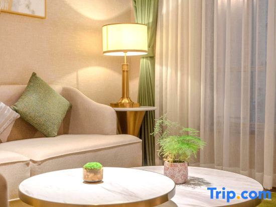 Хэйхэ: Light Luxury Hotel(Heihe Heilongjiang Riverside)