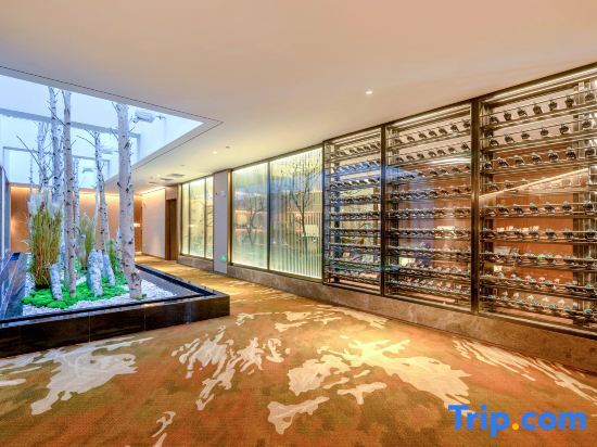 Хэйхэ: Light Luxury Hotel(Heihe Heilongjiang Riverside)