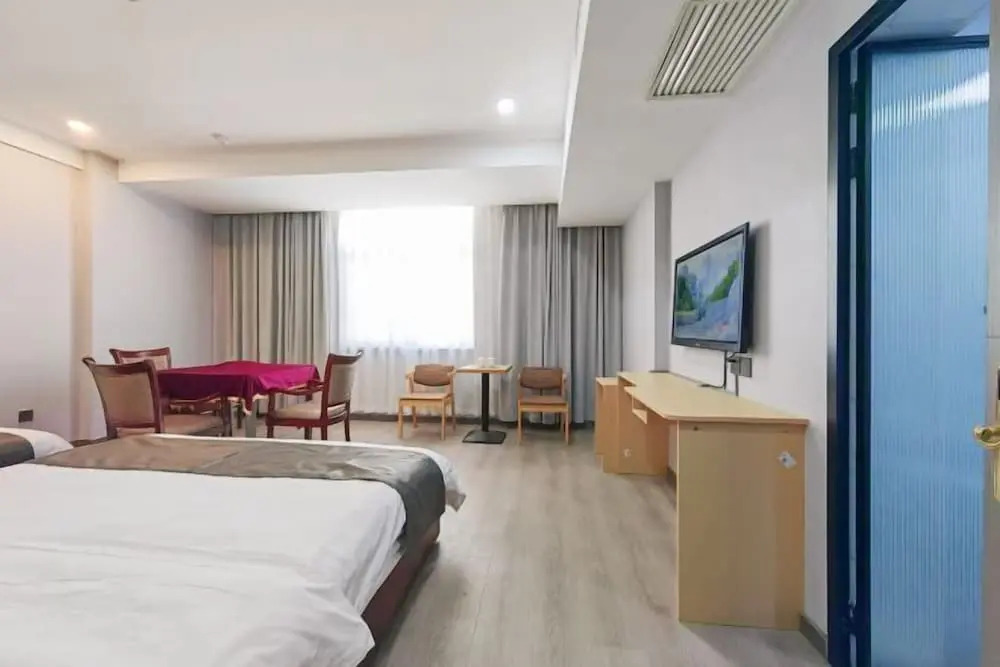 Вэйнань: Haqi Light Hotel (Weinan Shaoguan Jewelry City)