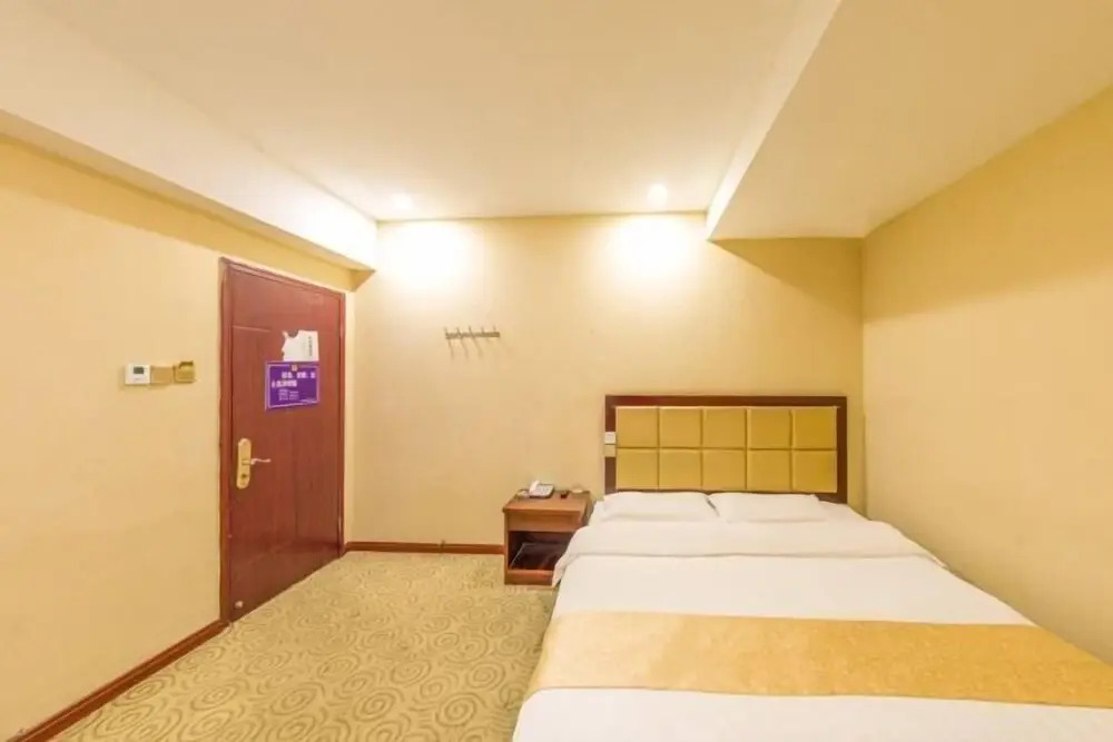Вэйнань: Haqi Light Hotel (Weinan Shaoguan Jewelry City)