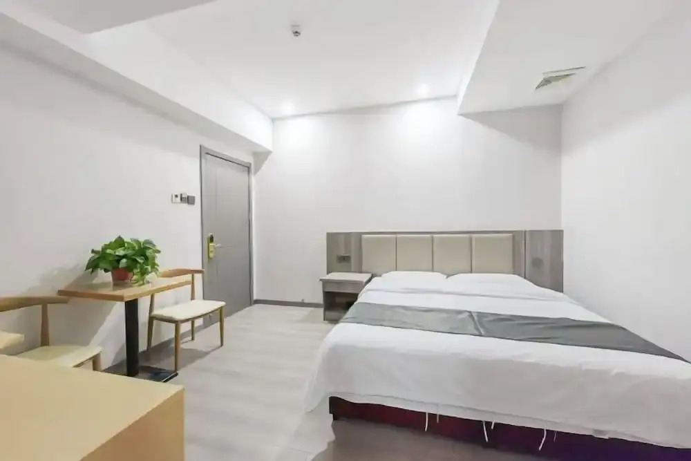 Вэйнань: Haqi Light Hotel (Weinan Shaoguan Jewelry City)