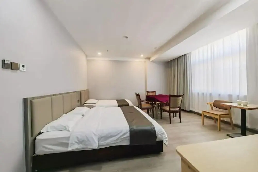 Вэйнань: Haqi Light Hotel (Weinan Shaoguan Jewelry City)