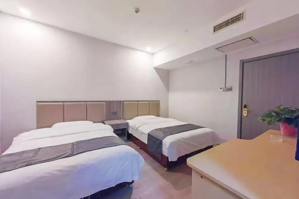 Вэйнань: Haqi Light Hotel (Weinan Shaoguan Jewelry City)
