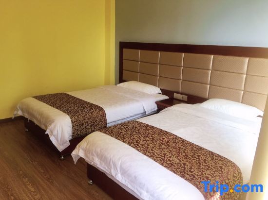 Лешан: Emeishan Friendship Hotel