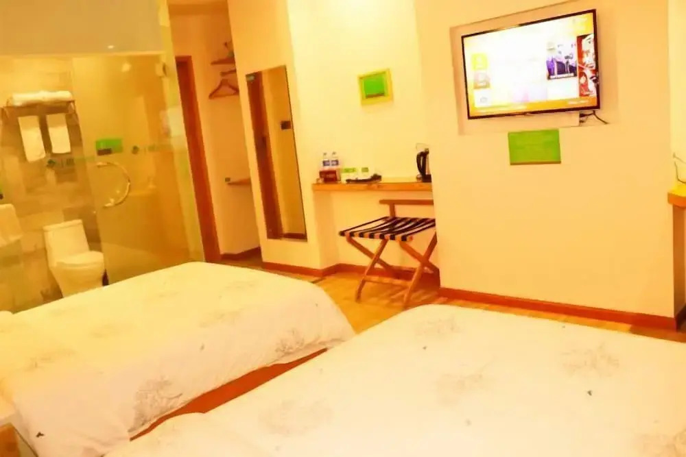 Чжаоцин: Young Trees Fashion Hotel