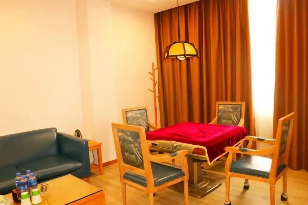 Чжаоцин: Young Trees Fashion Hotel