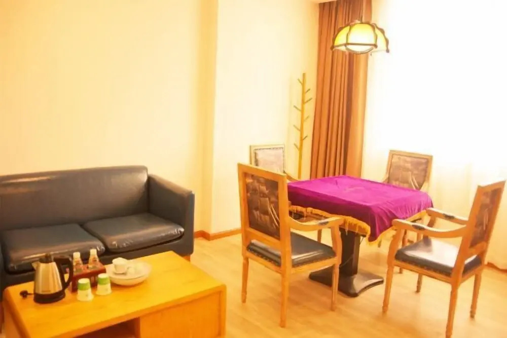 Чжаоцин: Young Trees Fashion Hotel