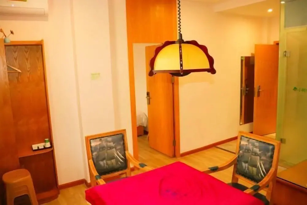 Чжаоцин: Young Trees Fashion Hotel