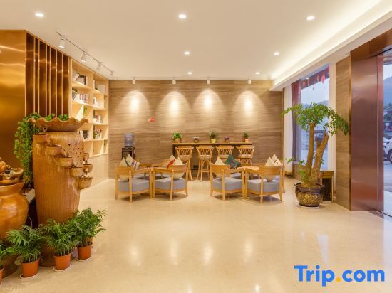 Дунъян: Elan Hotel (Hengdian World Studios)