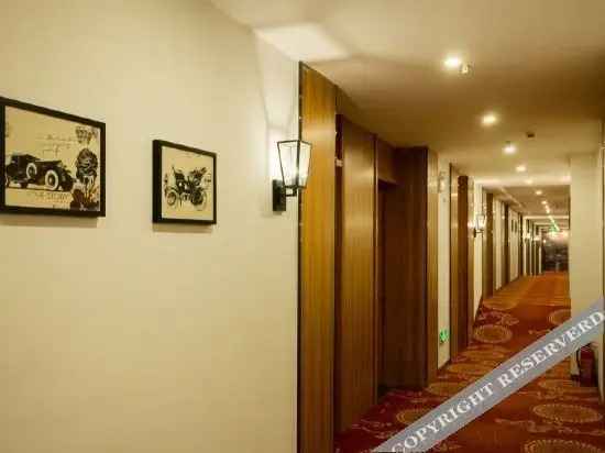 Чжэнчжоу: Boyi chain hotel (Zhengzhou east high speed railway station store)