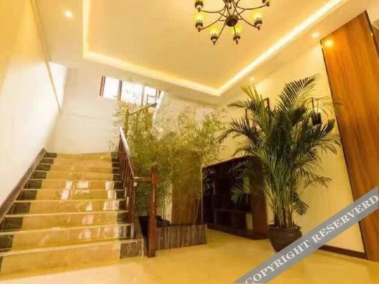 Чжэнчжоу: Boyi chain hotel (Zhengzhou east high speed railway station store)