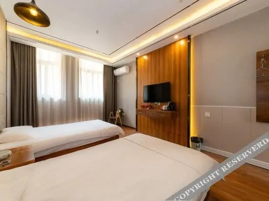 Чжэнчжоу: Boyi chain hotel (Zhengzhou east high speed railway station store)