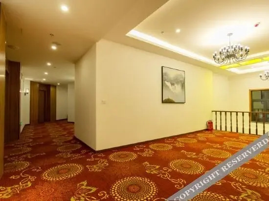 Чжэнчжоу: Boyi chain hotel (Zhengzhou east high speed railway station store)