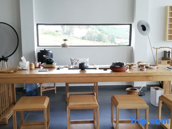 Fuxian Lake Yumo Lake View Hot Spring Hotel — фото 6