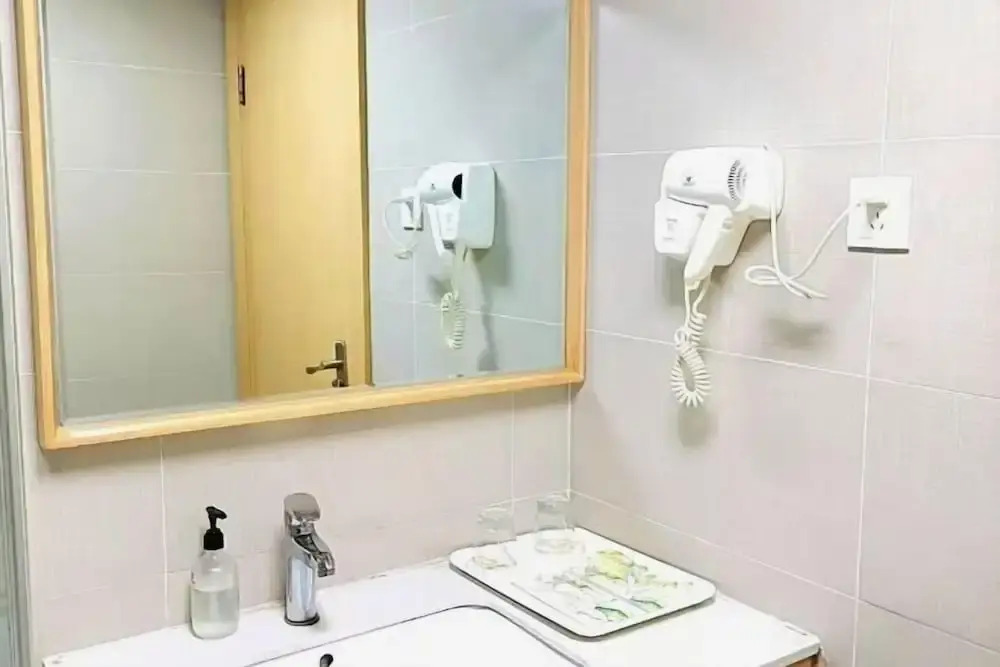 Луань: Home Inn Huaxuan Collection (Lu'an High-speed Railway Station)