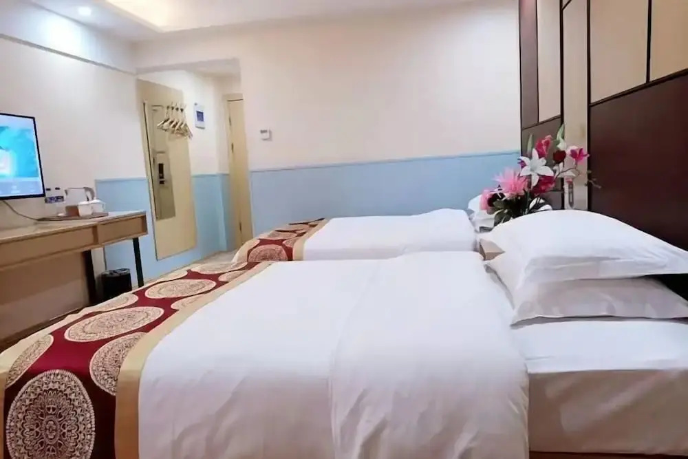Луань: Home Inn Huaxuan Collection (Lu'an High-speed Railway Station)