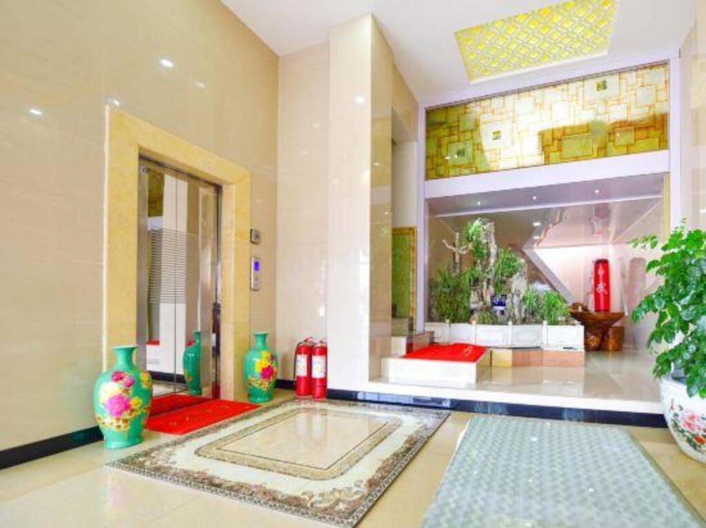 Цюйцзин: Luliang Jiajie Theme Hotel