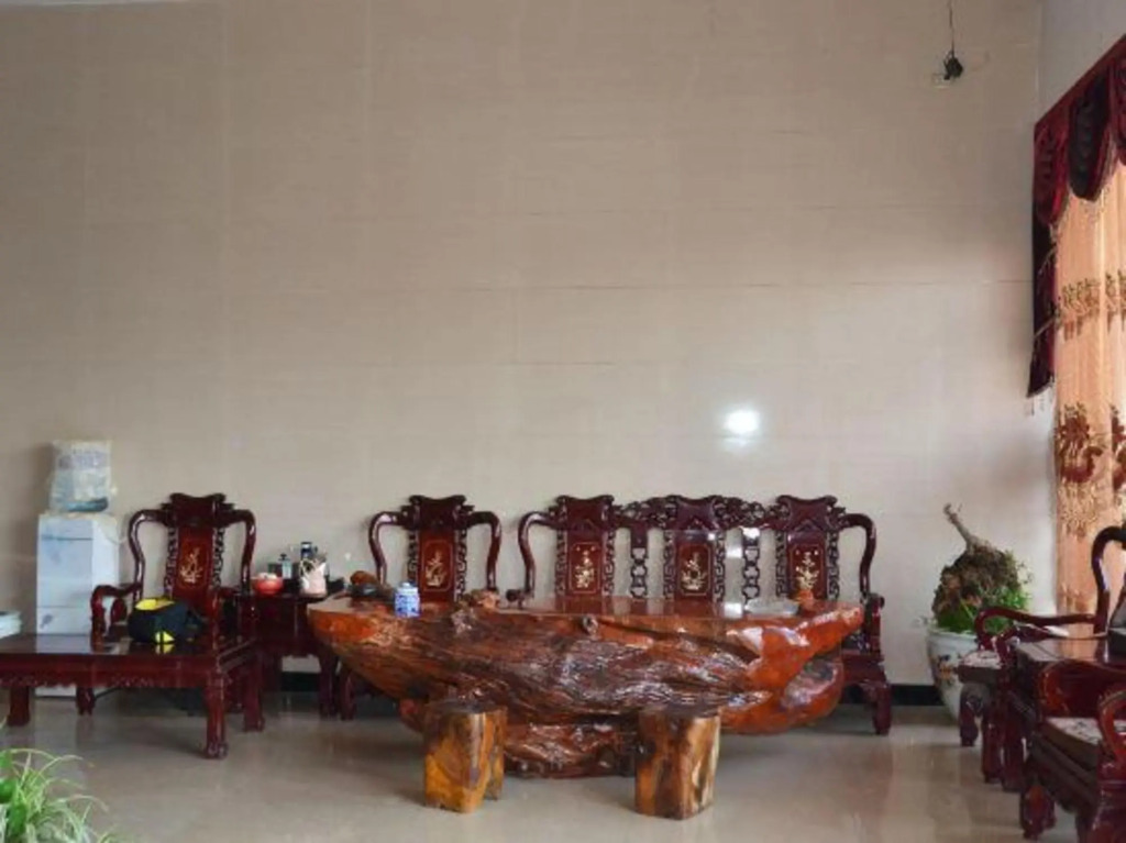 Цюйцзин: Luliang Jiajie Theme Hotel