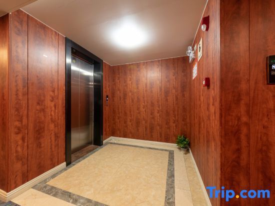 Цзиньюань: Hepburn Hotel Apartment (Qingyuan New Town Yueyun Bus Station)